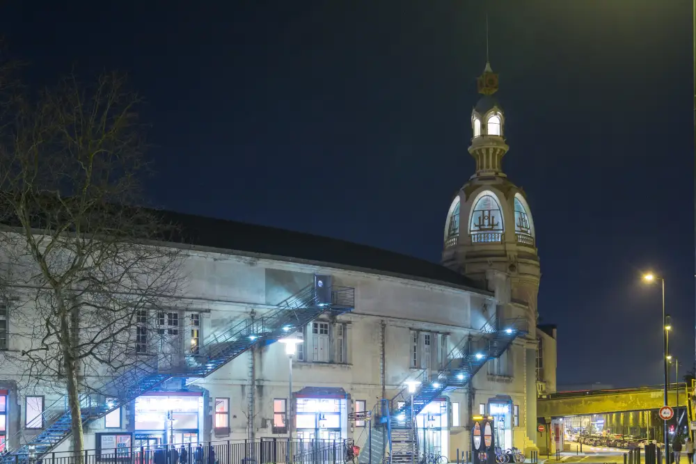 Le Lieu Unique, ancienne usine LU reconvertie en bar restaurant à nantes