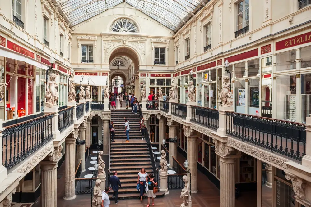 Le passage Pommeraye, galerie commerçante et monument emblématique de Nantes.