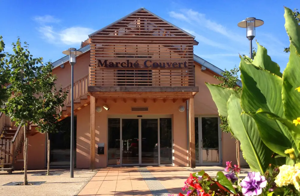 façade du marché couvert de Neufchâteau.