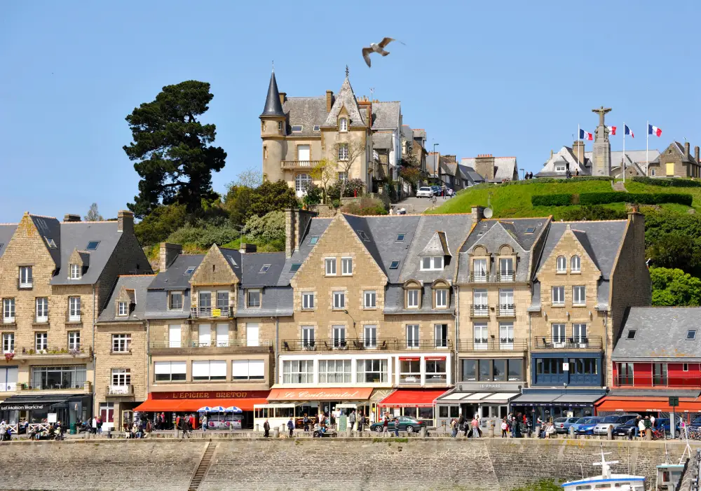 Cancale, dans l’agglomération, à 15 km de Saint-Malo.